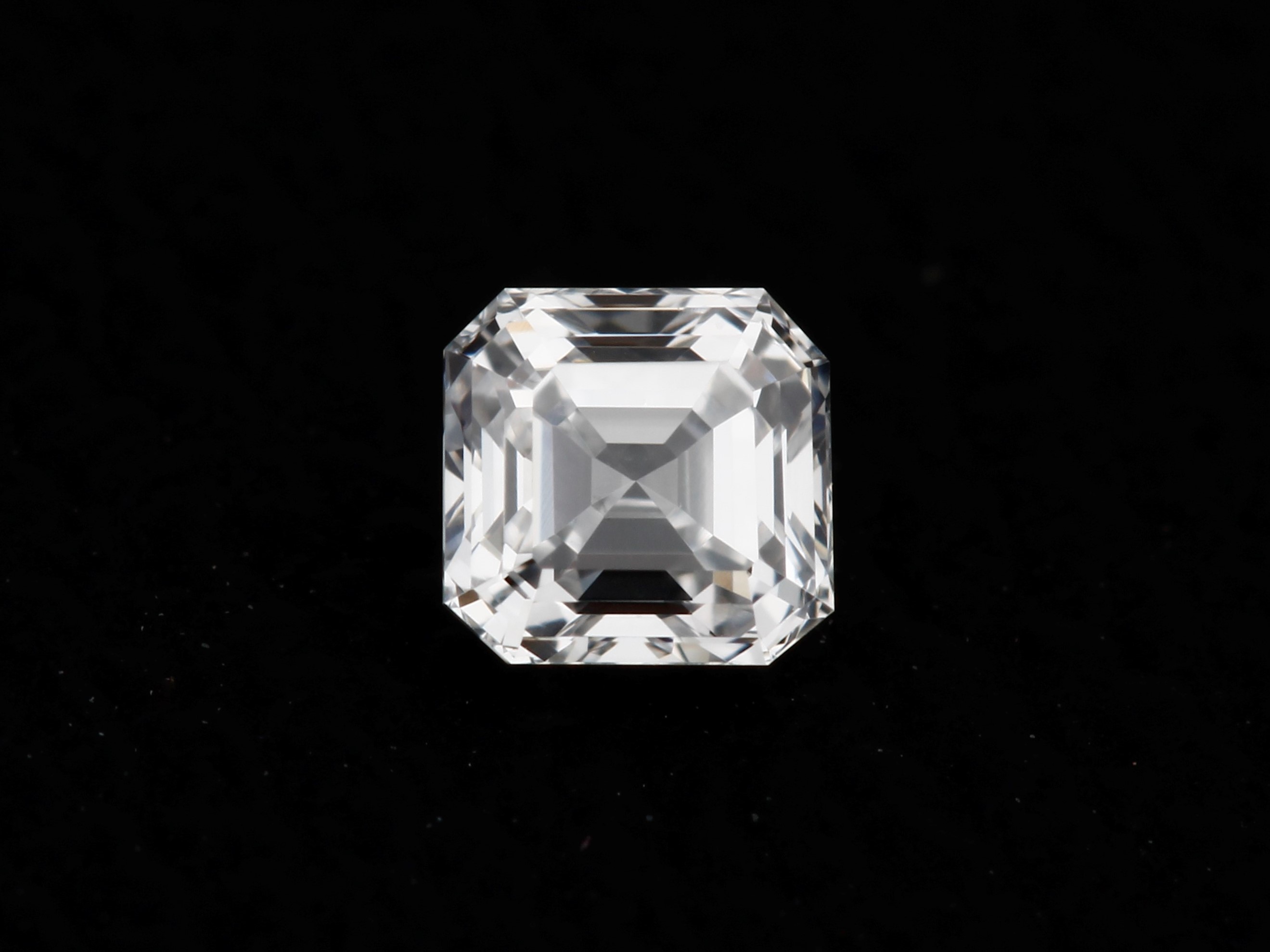 White Diamond, Asscher Shape, VS1 Clarity, F Color, 0.10 Carat